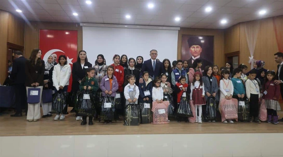 Edremitli Öğrenciler KitapVan Yarışmasında Van