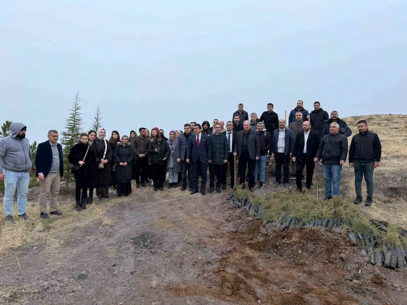 Sivrice’de Öğretmenler Günü’nde anlamlı etkinlik
