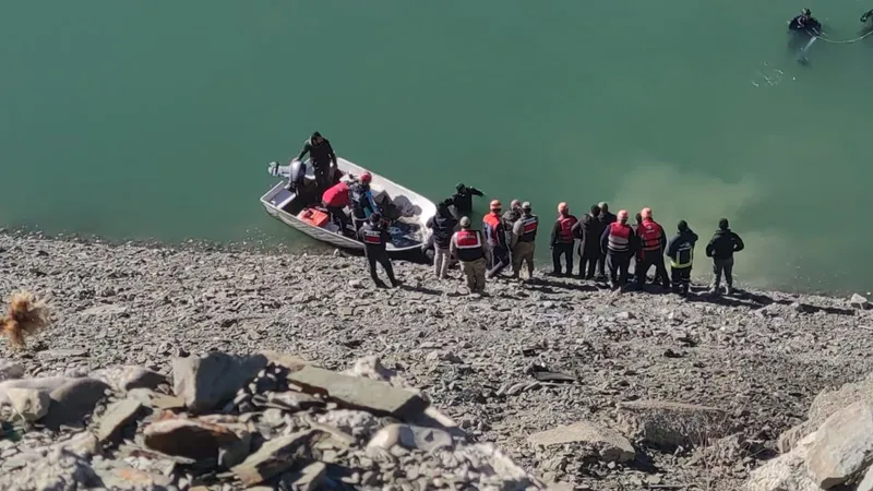 Zernek Barajı’na araç uçtu: 2 ölü
