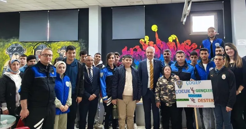 Polislerden özel çocuklara bowling sürprizi
