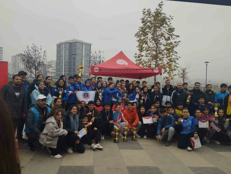 380 sporcu Okul Sporları Oryantiring Yarışması’nda ter döktü
