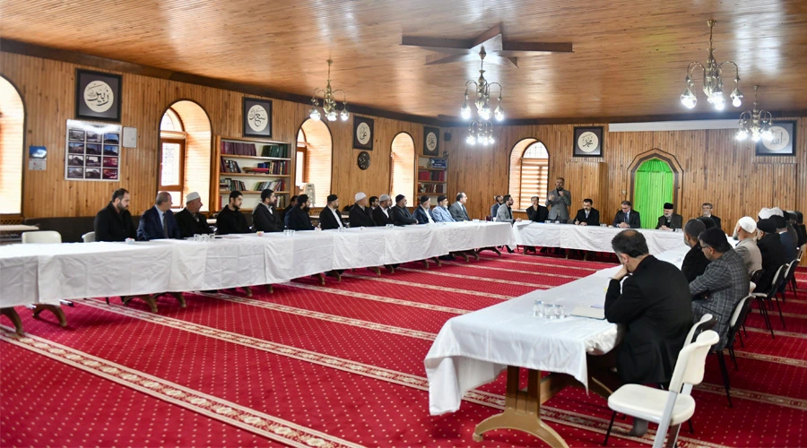 Van'da Din Hizmetleri İstişare Toplantısı: Vali Balcı, Din Görevlileriyle Bir Araya Geldi