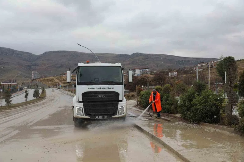 Battalgazi Belediyesi’nden Pınarbaşı Göleti çevresinde detaylı temizlik