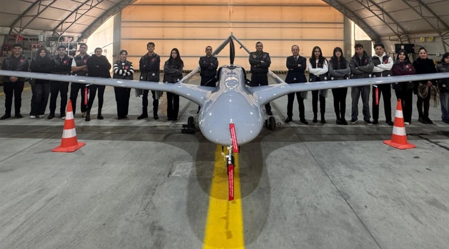 Van’da Tutum Yatırım Haftası’nda Anlamlı Gezi: Öğrenciler Yerli Üretimin Gücünü ATAK Helikopteri ve İHA’larla Yakından İnceledi