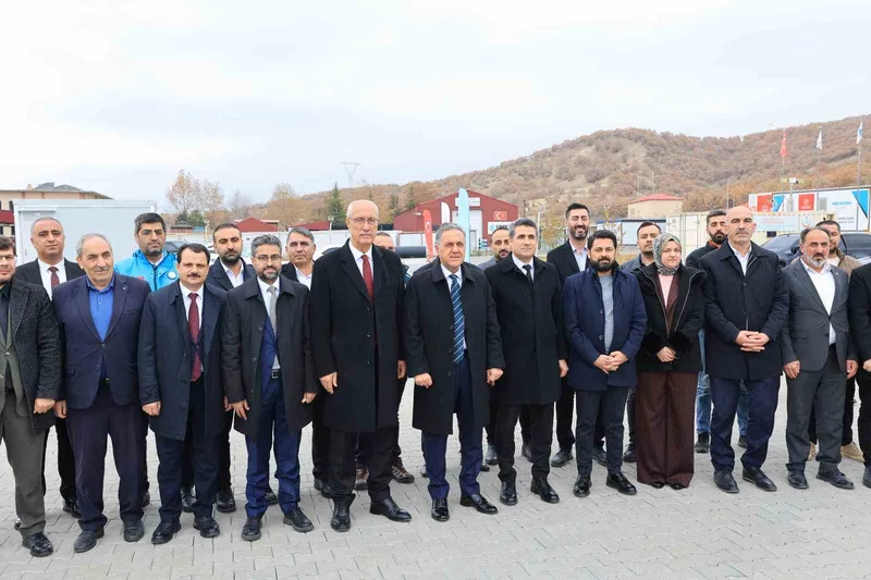 Bingöl’e 5 yeni ambulans ve 2 UMKE aracı tahsis edildi
