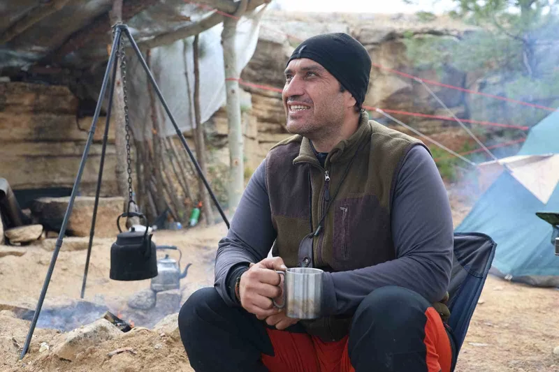 15 yıllık coğrafya öğretmeni, kamp ve bisikletle doğayı öğretiyor
