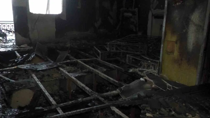Van’da otel restoranındaki yangının boyutu gün ağarınca ortaya çıktı