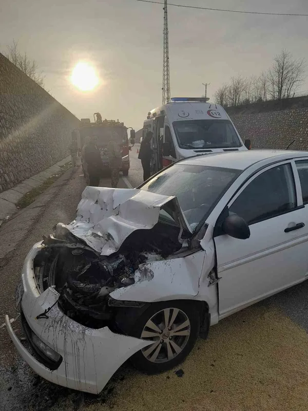 Elazığ’da trafik kazası: 3 yaralı

