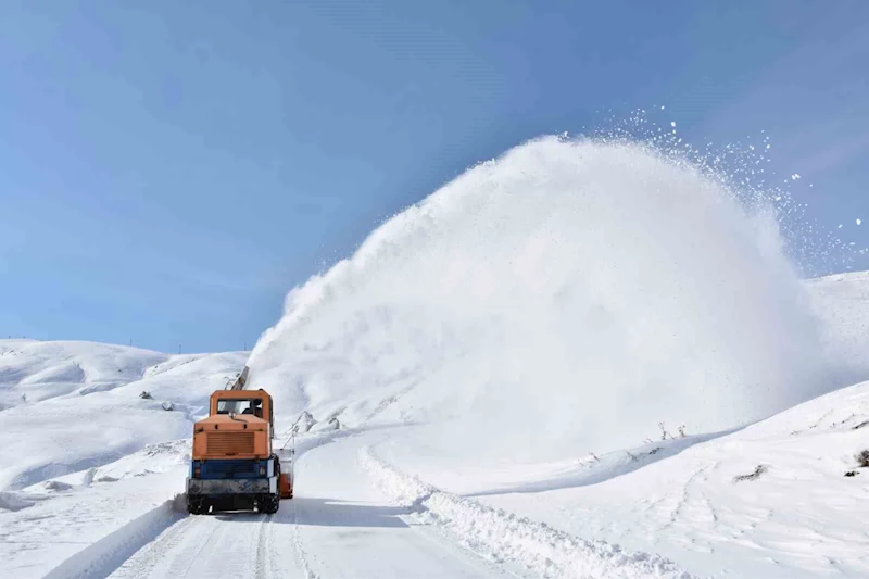 Hakkari 95 köy ve 189 mezra yolu ulaşıma kapandı
