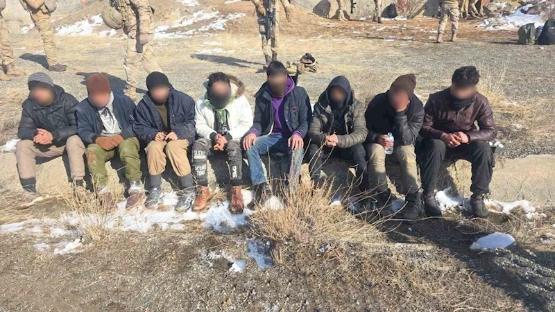 Kağızman’da 8 düzensiz göçmen yakalandı
