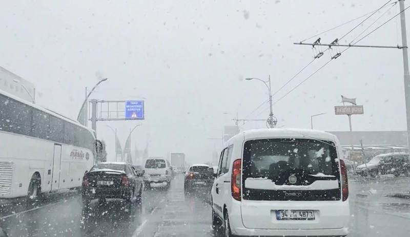 Malatya’da kar yağışı hayatı olumsuz etkiliyor
