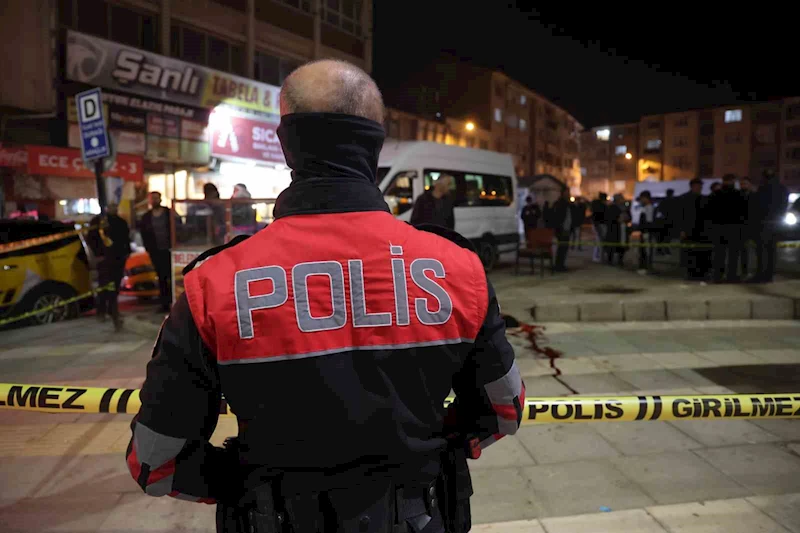Elazığ’da minibüs durağına silahlı saldırı: 2 yaralı
