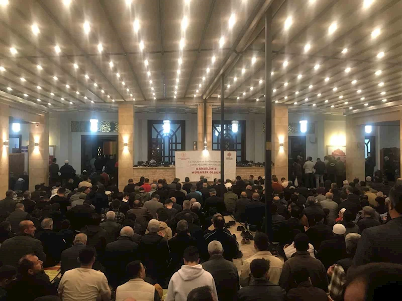 Malatya’da Kadir Gecesi’nde camiler doldu taştı
