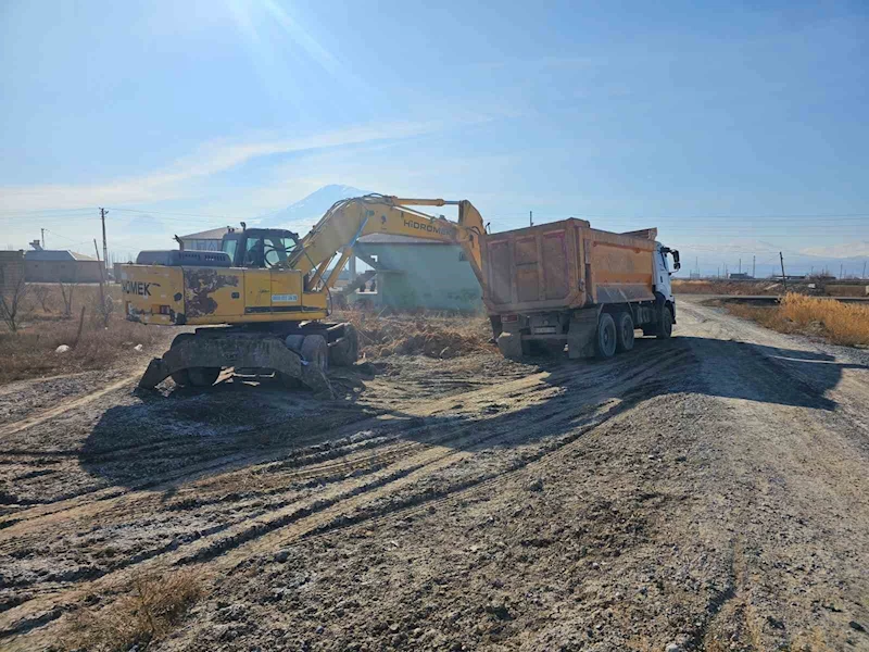 Iğdır’da 179 metruk yapı yıkıldı
