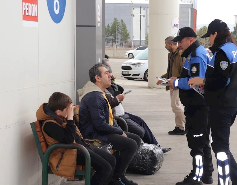 Bingöl’de vatandaşlar bilişim yoluyla dolandırıcılığa karşı bilgilendirildi
