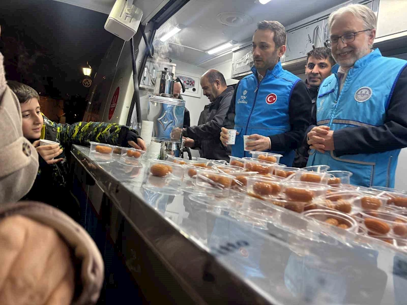 Kadir Gecesinde dualar semaya yükseldi
