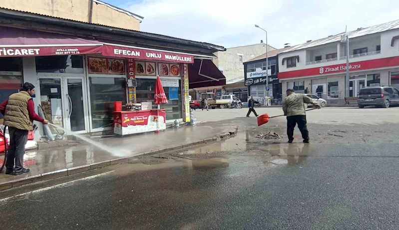 Akyaka’da belediye bahar temizliğine başladı
