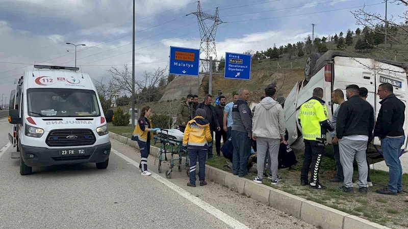 Hafif ticari araç takla attı, sürücü şans eseri kurtuldu
