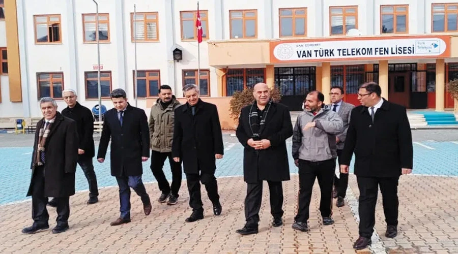 Van İl Müdürü Aras, Edremit Türk Telekom Fen Lisesi