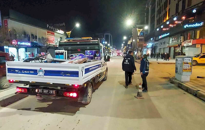 Büyükşehir zabıtası kaldırım işgaline son veriyor