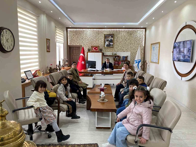 Arpaçay’da minik öğrenciler kurumları tanıyor
