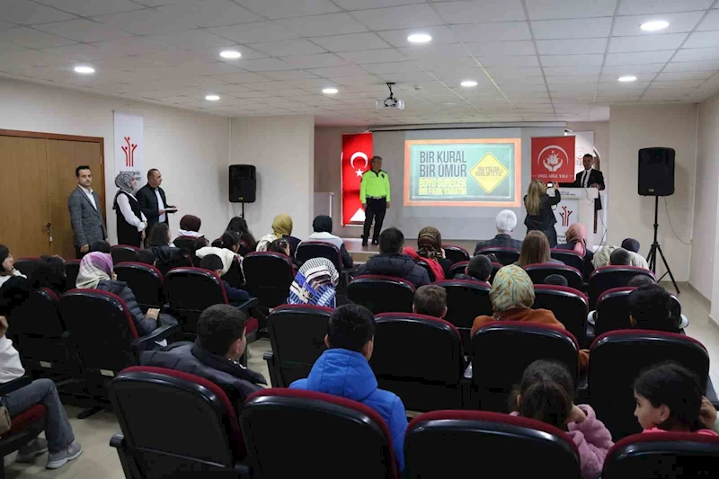 Minik trafik dedektifleri görev başında
