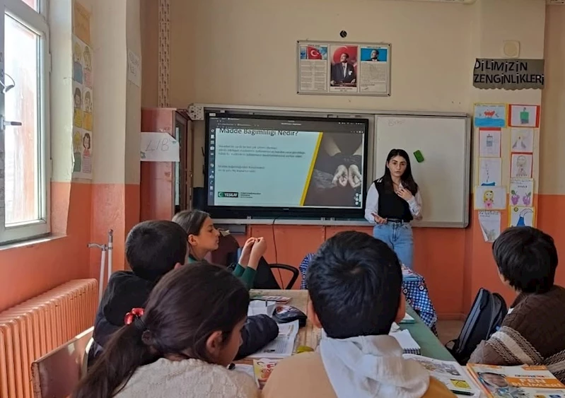 Minik öğrencilere madde bağımlılığı eğitimi verildi
