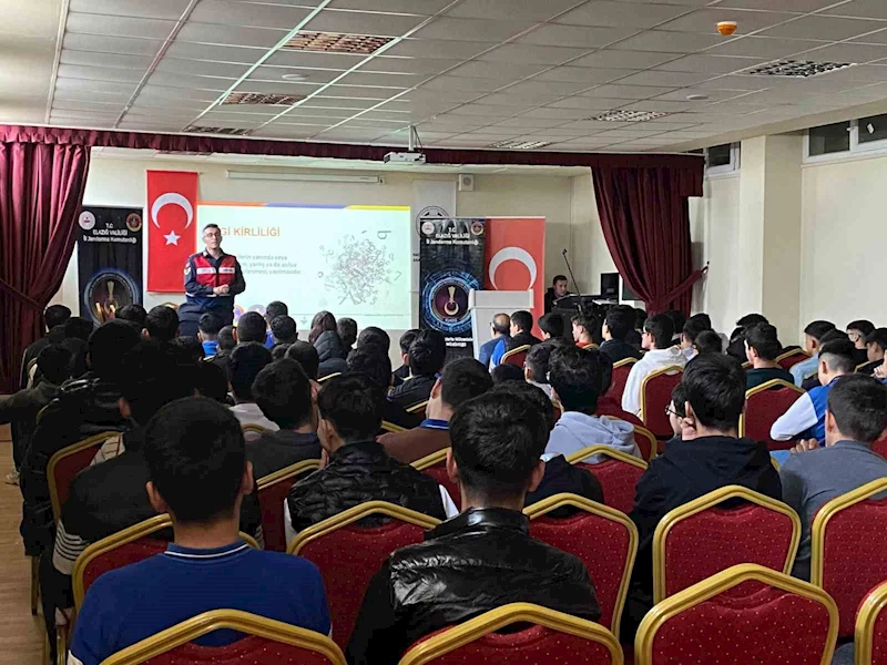 Elazığ’da jandarma ekiplerinden öğrenci ve öğretmenlere seminer
