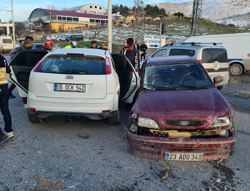 Malatya’da üç araçlı trafik kazası: 4 yaralı
