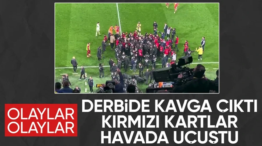 Fenerbahçe - Galatasaray Derbisinde Kavga! 3 Kırmızı Kart Çıktı