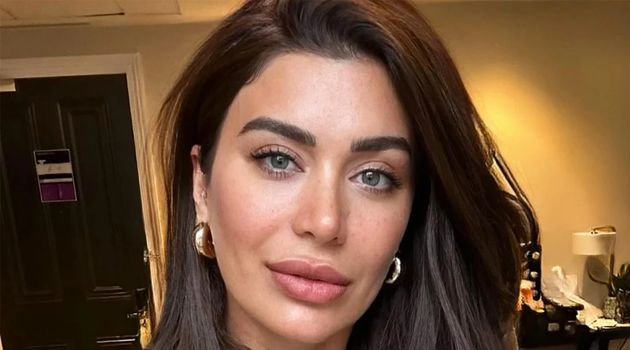 Ebru Şancı Futbolcu Eşlerine Destek Verdi: 