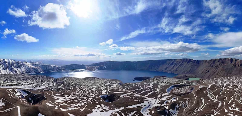 Ziyaret yasağının devam ettiği Nemrut Kalderası havadan görüntülendi