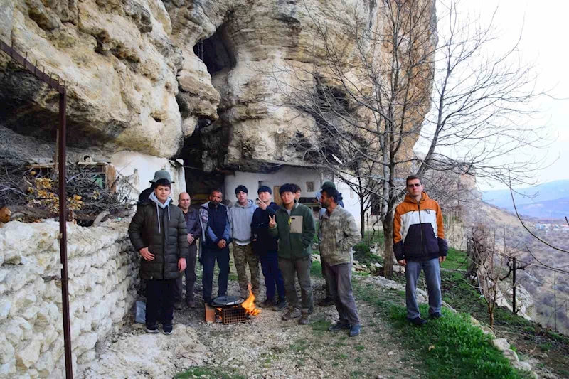 Mağarada geçen bir ömür, dünya ekranlarında
