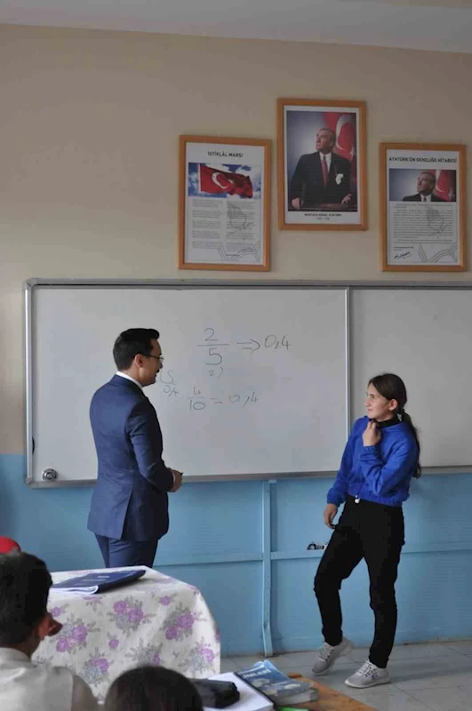 Kaymakam Demirtaş, öğretmen ve öğrencilerle bir araya geldi
