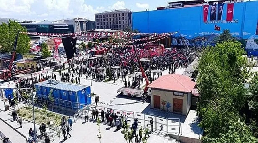 Özgür Özel’e Van’da Şok: Mitinge Katılım Düşük Kaldı, DEM Tabanı Mesafeli Davrandı