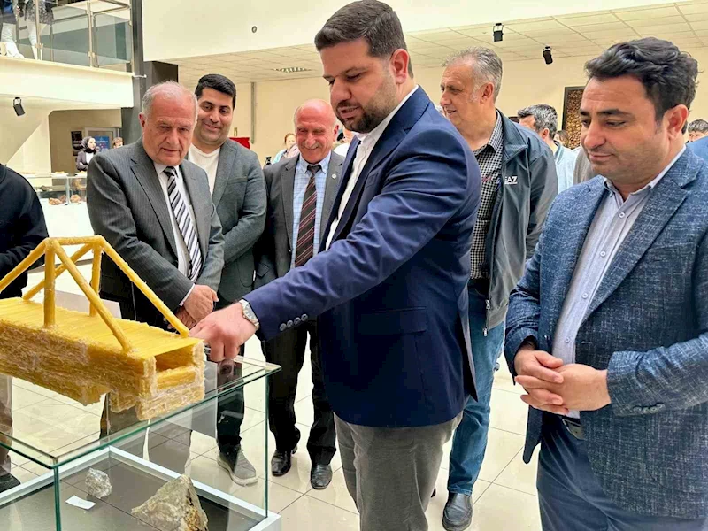 Çubuk makarnadan yapılan köprüler yarıştı
