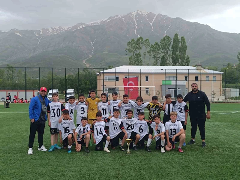 Özalp Gençlikspor U12 Futbol Takımı şampiyon oldu
