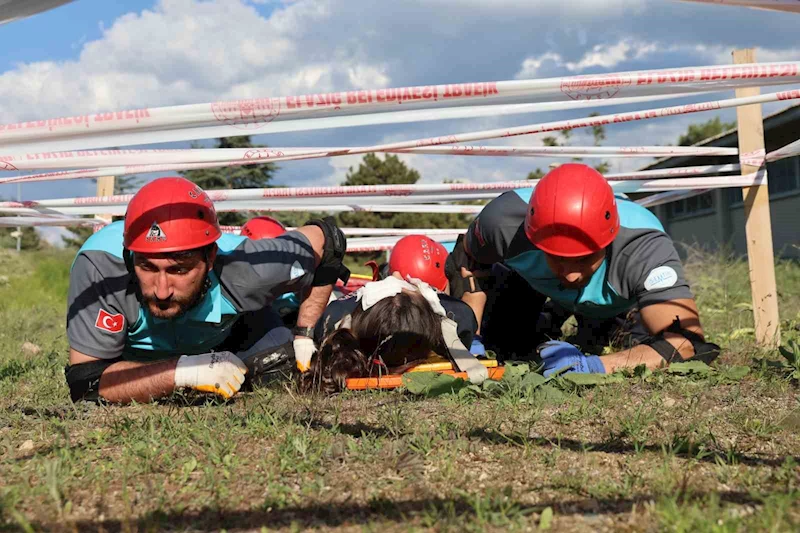 Elazığ’da zorlu UMKE eğitimi tamamlandı
