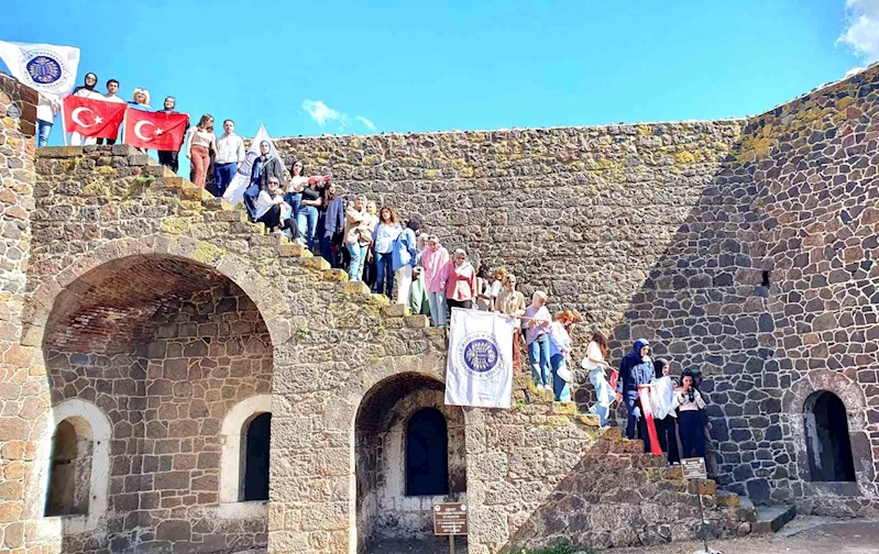 Turizm Fakültesi öğrencileri tabyalarda ders yaptı
