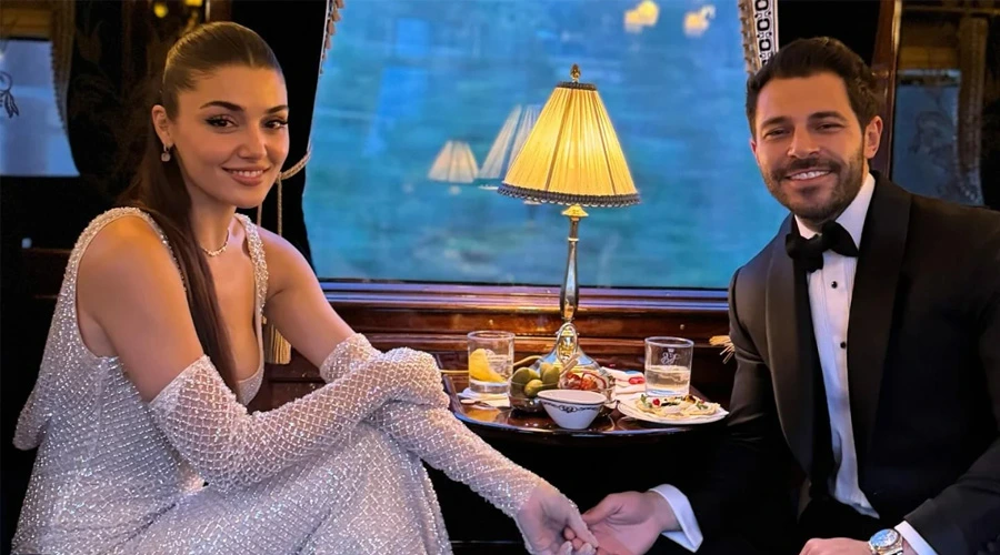 Hande Erçel ve Hakan Sabancı Roma-Paris Treninde Aşk Pozu!