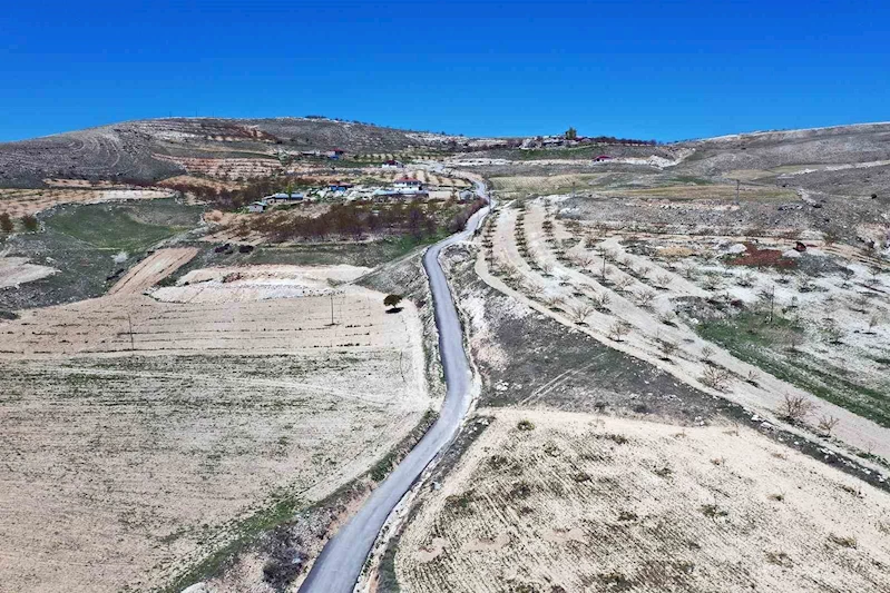 Ayvalı Mahallesi’nde 36 yıllık yol sorunu çözüldü

