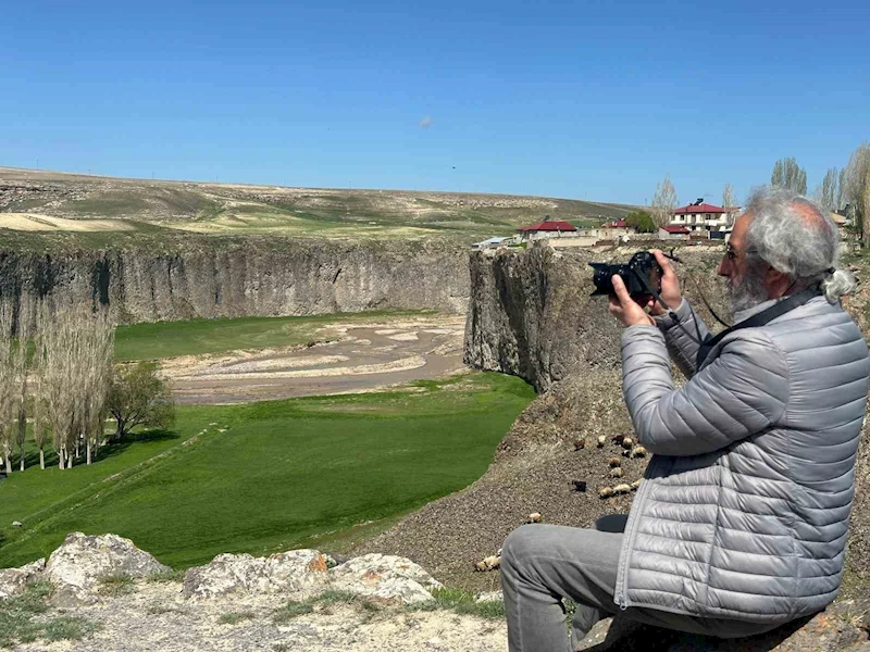 Fotoğrafın diliyle geçmişin izini arıyor
