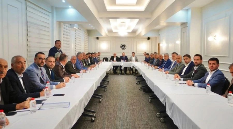 AK Parti Van’da Umut Vaat Eden Toplantı: 
