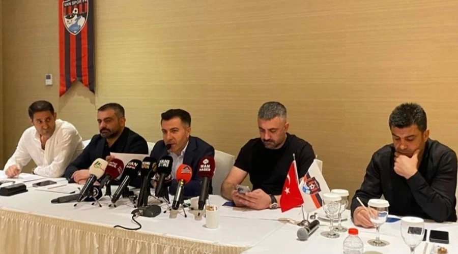 Vanspor FK’da Devrim Niteliğinde Değişim: Başkan Temel’den Lige Meydan Okuyan Açıklamalar