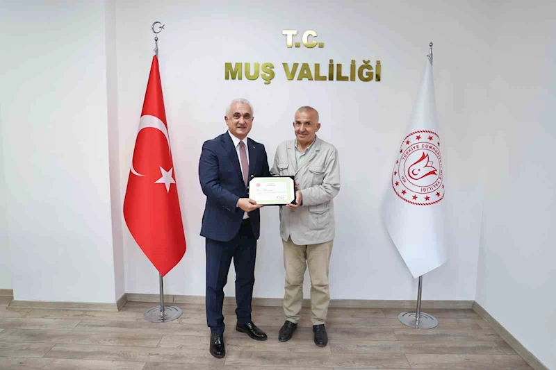 Muş Valiliği makam şoförü emekliye ayrıldı
