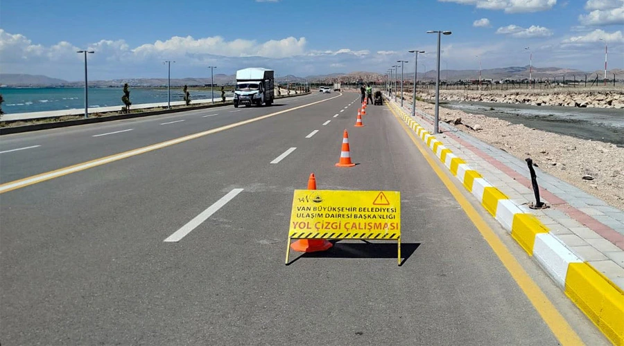 Van Gölü Sahil Yolu