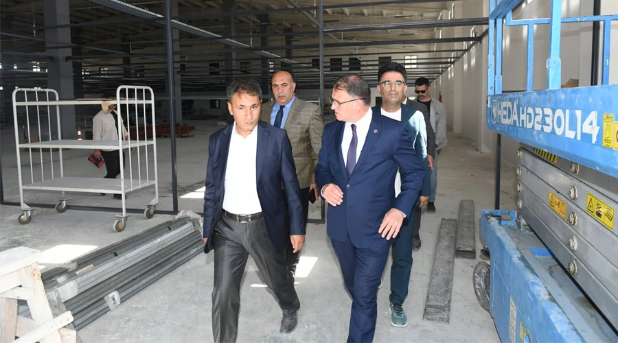 Van’da Tekstil Devrimi: 50 Bin Kişiye İş Yaratma Hedefiyle Fabrikalar Yükseliyor