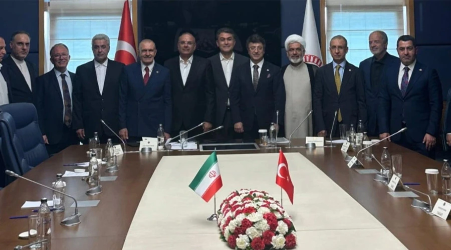 Van, Türkiye-İran İşbirliğinin Yeni Merkezi Oluyor: Sınır Ticaretinden Konsolosluğa Kapsamlı Görüşme!