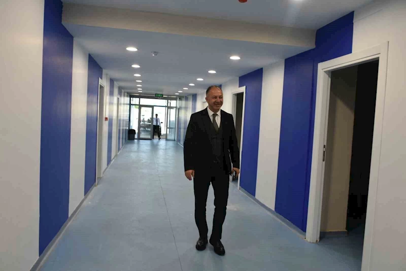 Çakmur hibrit çim zemini inceledi
