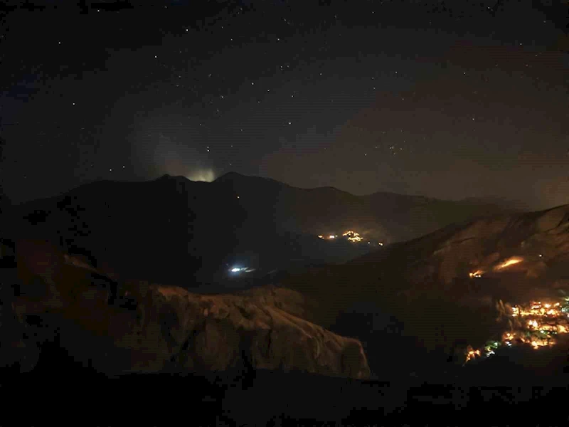 Erzurum-Artvin sınırında gizemli ışık
